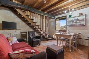 TV - Country House 'Morouzos' with Shared Terrace, Shared Garden and Wi-Fi (Ortigueira)