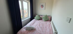 Shared Dormitory, 1 Bedroom, City View | 1 bedroom - Room in Guest Room - Big Double Room in Stoke City (Stoke-on-Trent)
