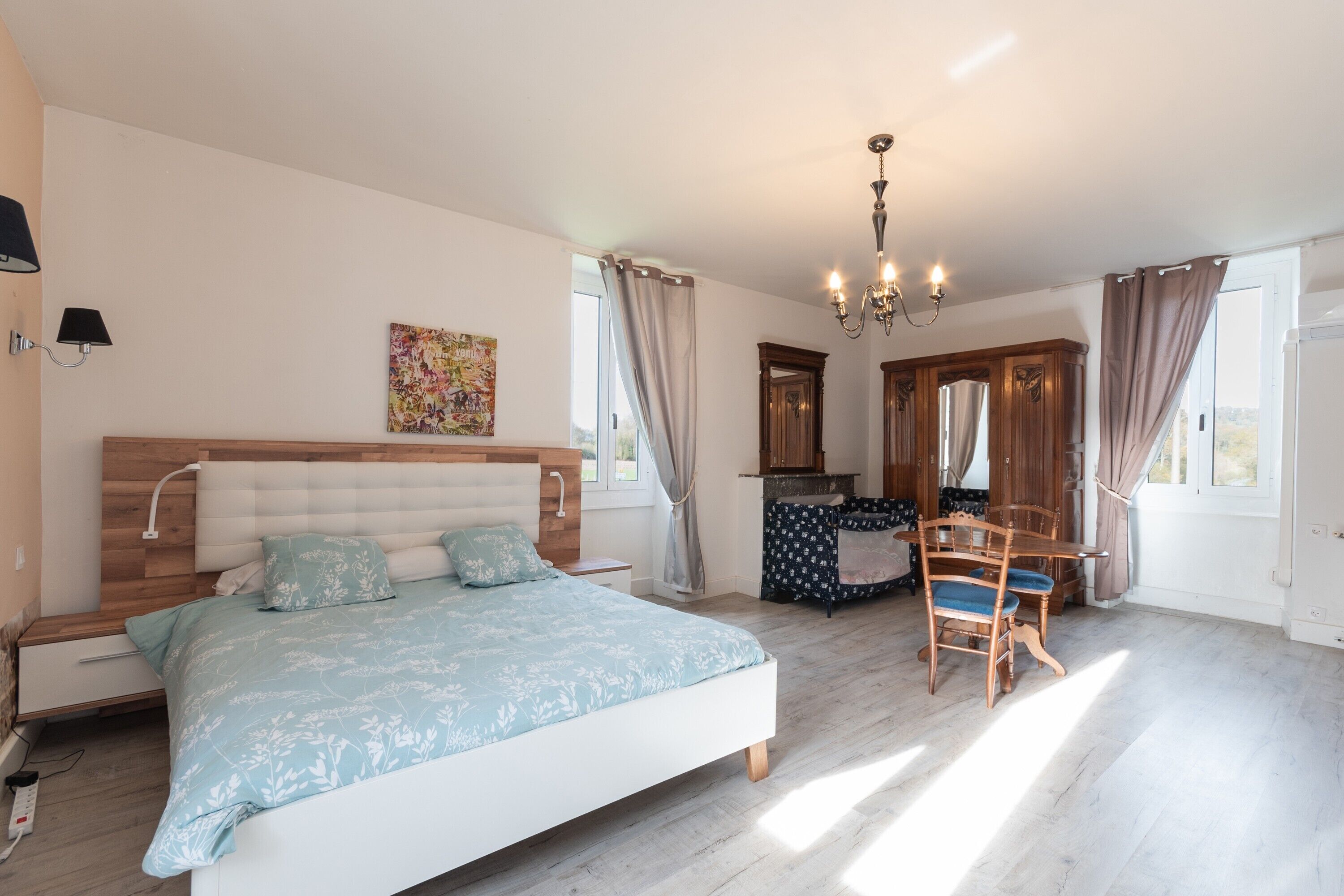 3 bedrooms, iron/ironing board, free WiFi, bed sheets