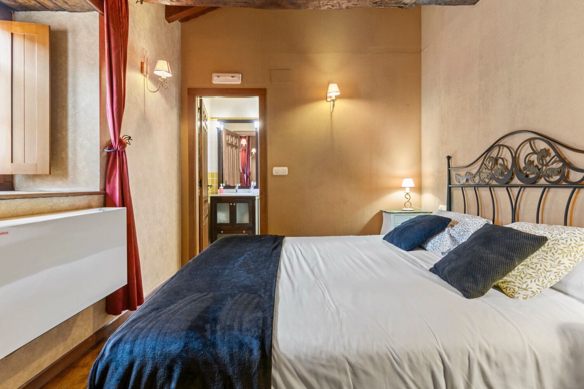 2 habitaciones, wifi gratis y ropa de cama 