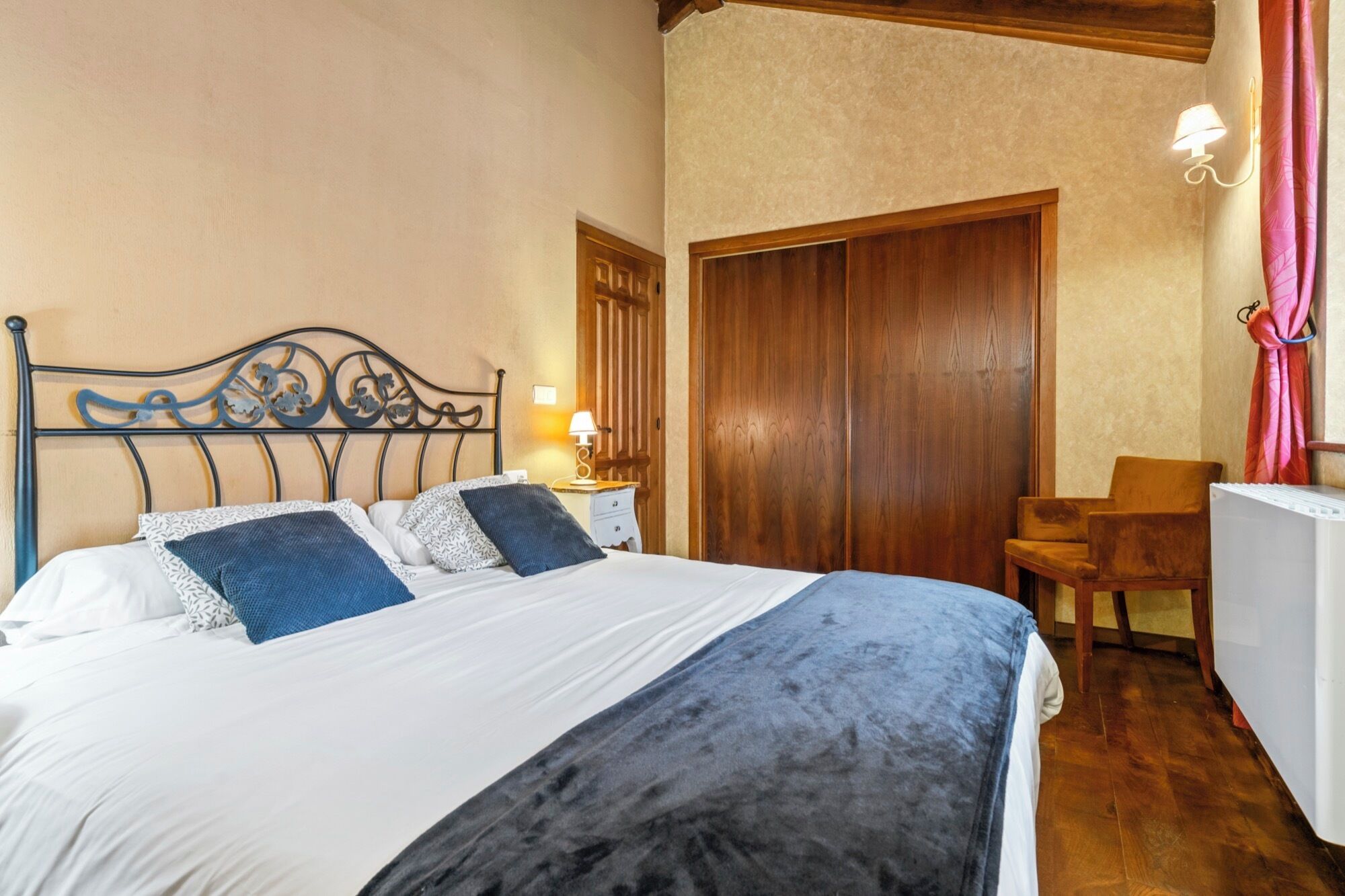 2 bedrooms, free WiFi, bed sheets