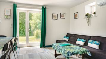 TV, DVD player, table tennis