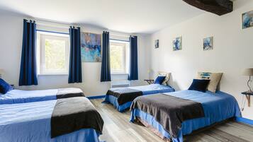 3 bedrooms, iron/ironing board, free WiFi