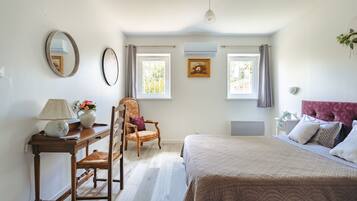 1 bedroom, iron/ironing board, free WiFi