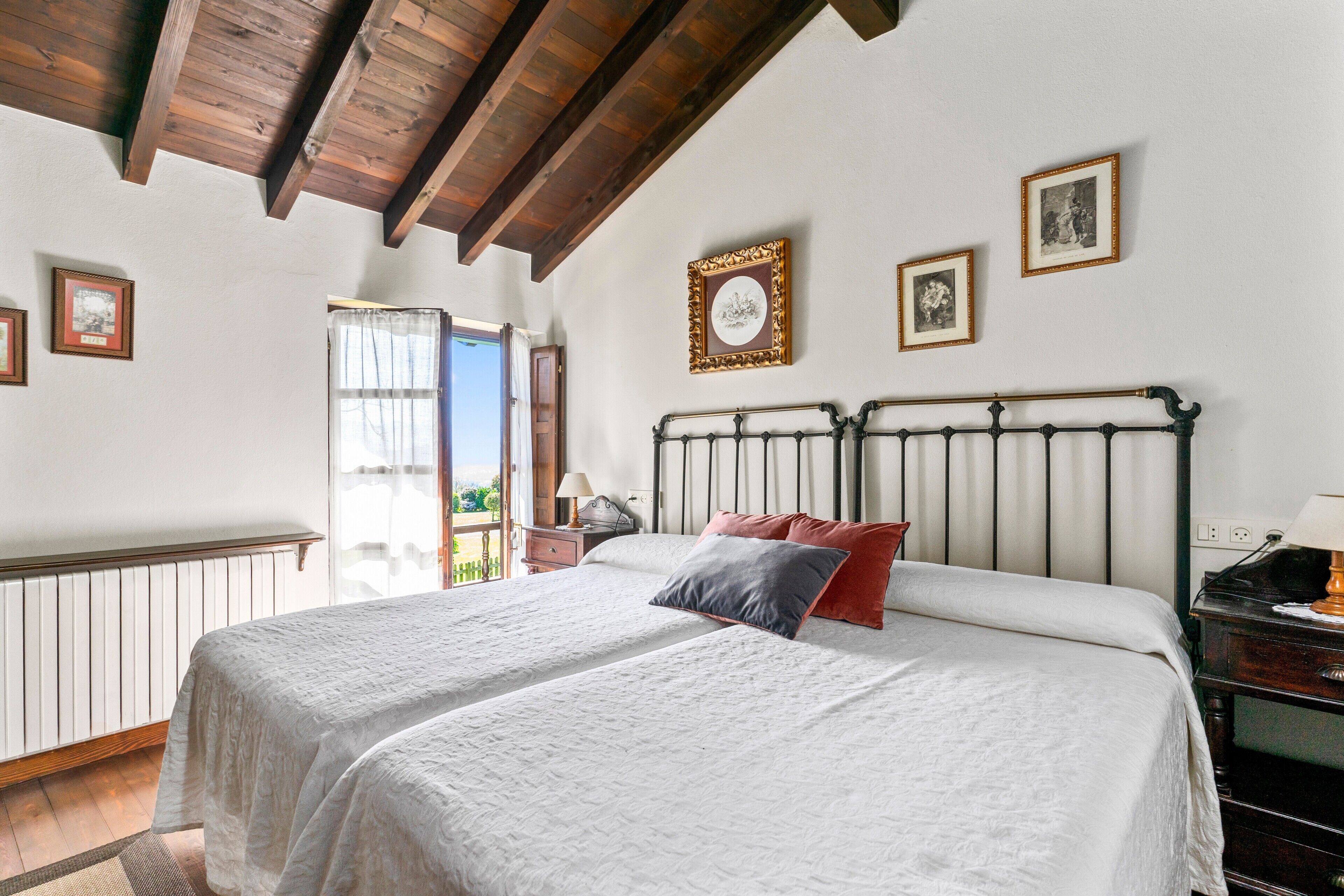 2 habitaciones, tabla de planchar con plancha y wifi gratis 