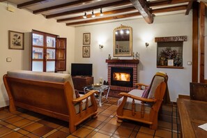 Televisión, chimenea