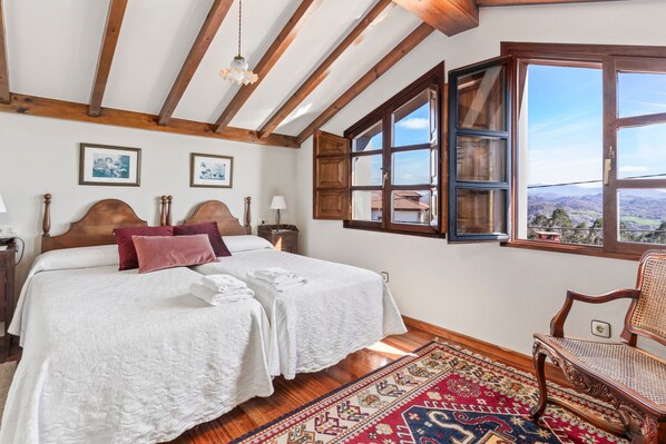 4 bedrooms, iron/ironing board, free WiFi, bed sheets