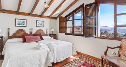 Country House 'Casa Rosaura' with Mountain View, Private Terrace and Wi-Fi