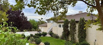 Idyllic Vineyard Loft Apartment
