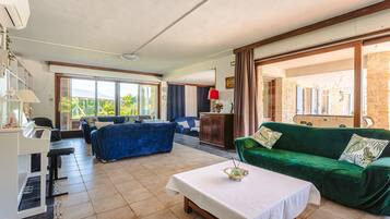 TV, DVD player, table tennis