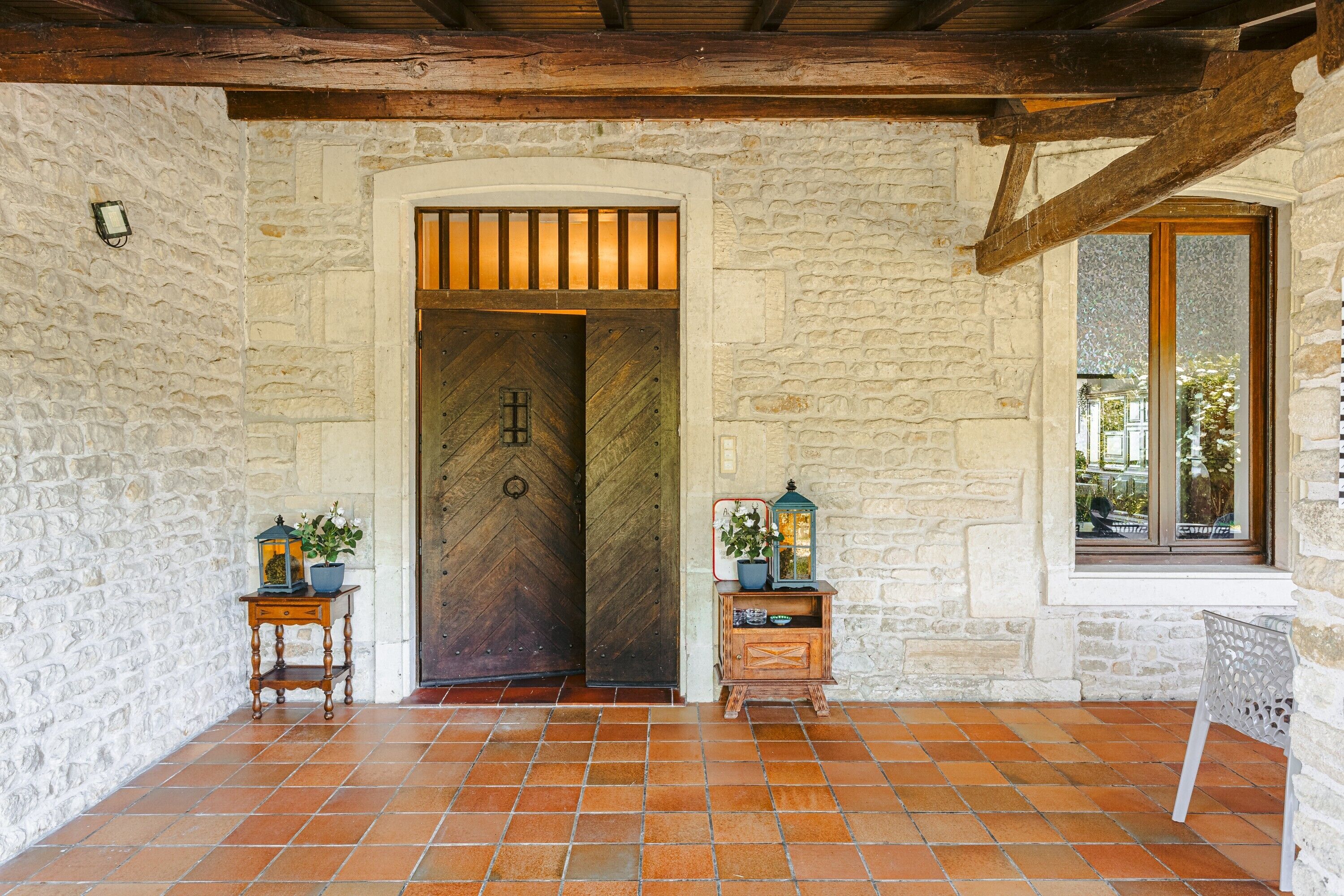 تفاصيل الفندق من الخارج