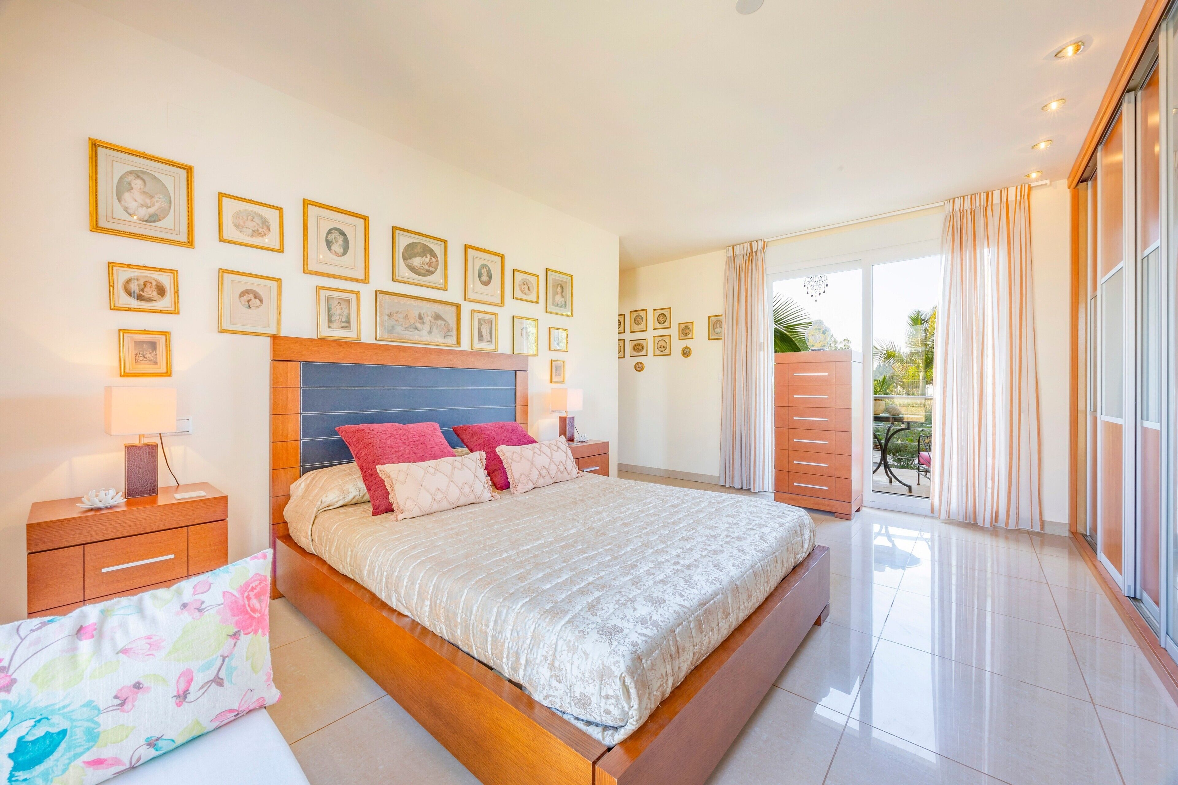 3 habitaciones, tabla de planchar con plancha y wifi gratis 