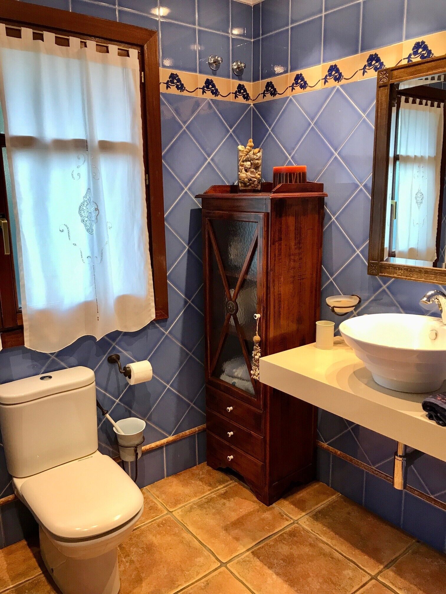 Dusch, hårtork och handdukar