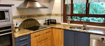 Casa vacanze 'Caserio Arrigorri' con balcone e Wi-Fi