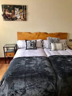 6 makuuhuonetta, silitysrauta/-lauta, ilmainen Wi-Fi, vuodevaatteet