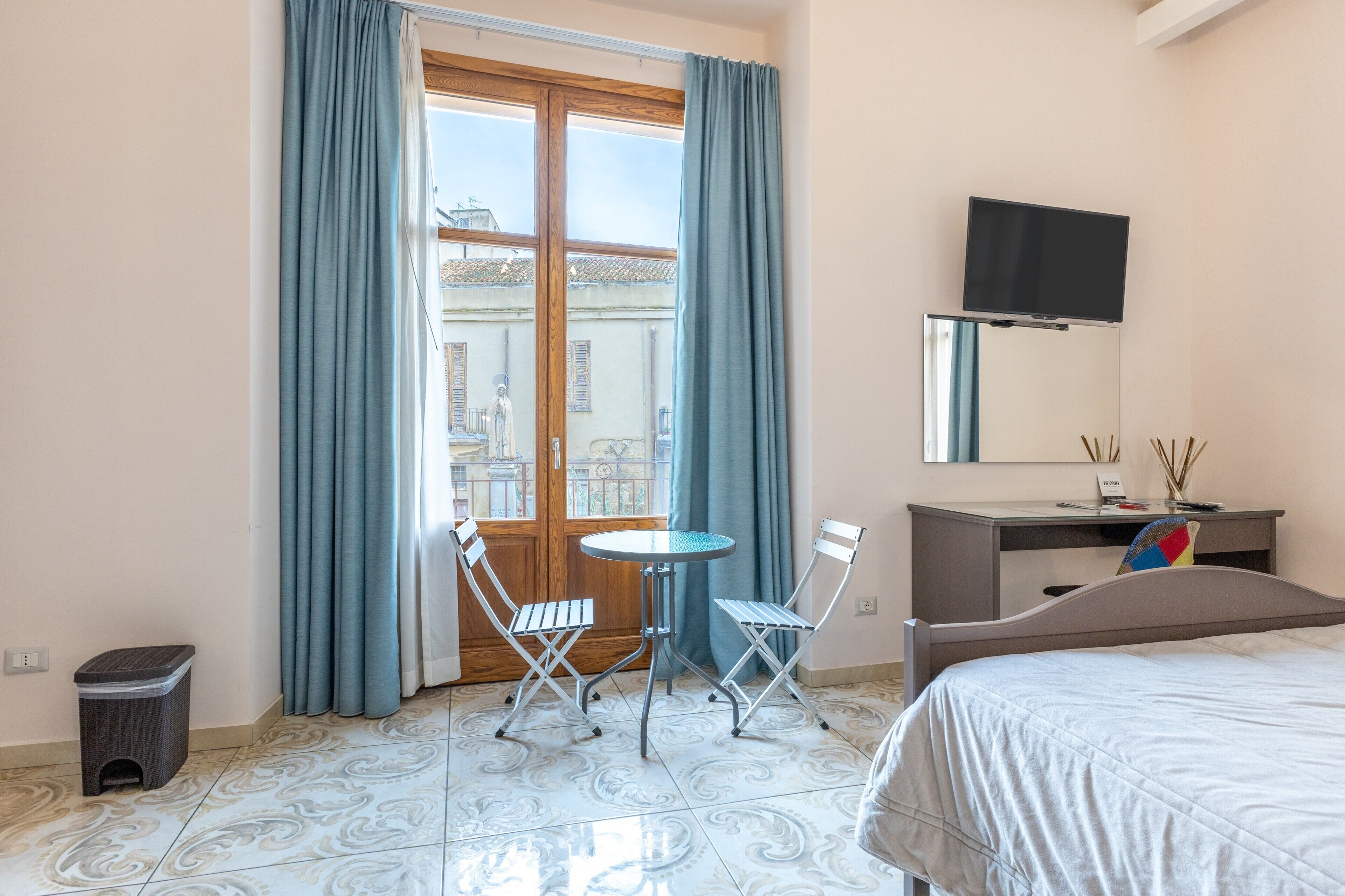 1 slaapkamer, een strijkplank/strijkijzer, gratis wifi, beddengoed