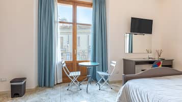 1 slaapkamer, een strijkplank/strijkijzer, gratis wifi, beddengoed