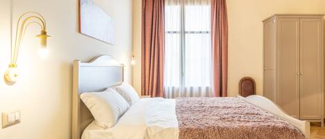 1 室のベッドルーム、アイロン / アイロン台、WiFi (無料)、ベッドシーツ