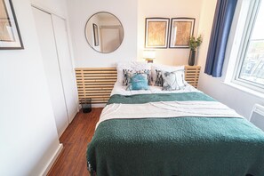 1 habitación, tabla de planchar con plancha, wifi y ropa de cama 