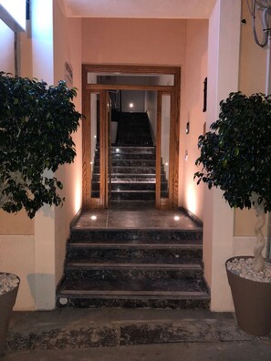 Interior - Room 'Al Duomo - Camera Doppia' with Shared Terrace, Wi-Fi and Air Conditioning (Licata)