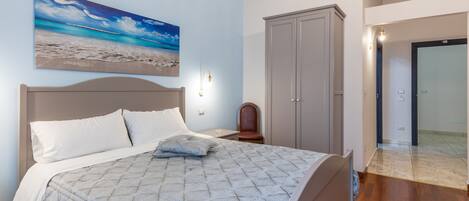 1 室のベッドルーム、アイロン / アイロン台、WiFi (無料)、ベッドシーツ