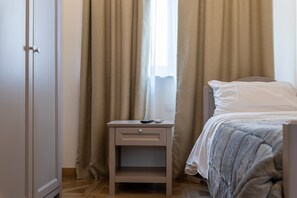 1 bedroom, iron/ironing board, free WiFi, bed sheets - Room 'Al Duomo - Camera Singola' with Shared Terrace, Wi-Fi and Air Conditioning (Licata)
