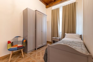 1 chambre, fer et planche Ă repasser, Wi-Fi gratuit, draps fournis