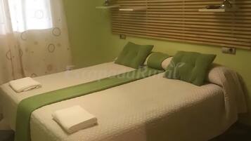 4 bedrooms, free WiFi, bed sheets