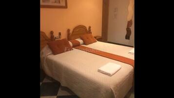 12 habitaciones, wifi gratis y ropa de cama