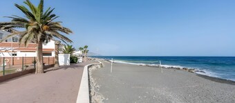 Apartment 'Apartamento Costa Sol' with Shared Pool, Private Terrace and Air Conditioning