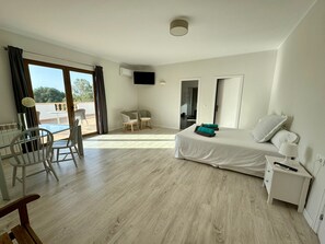 6 habitaciones, tabla de planchar con plancha y wifi gratis 