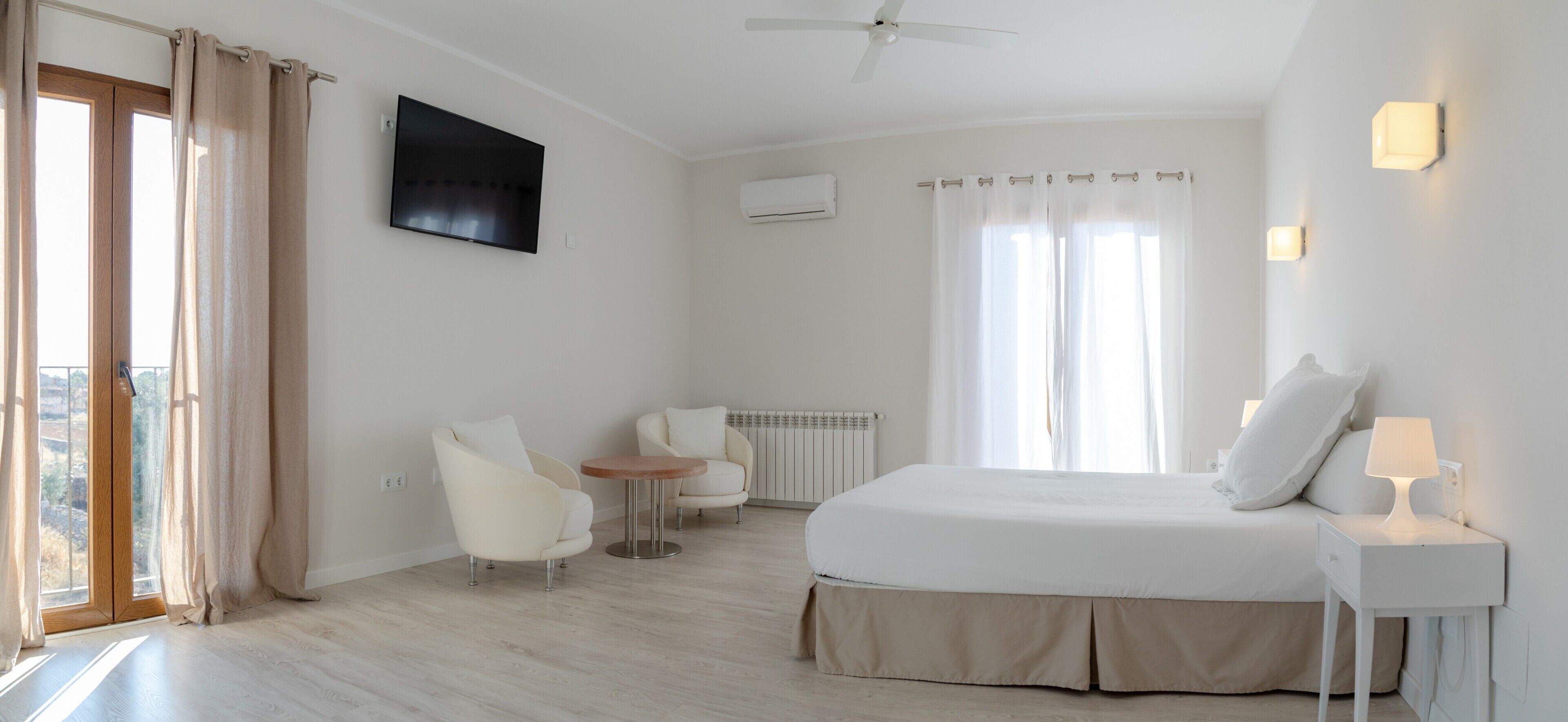 6 bedrooms, iron/ironing board, free WiFi, bed sheets