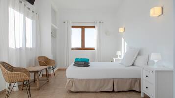 6 bedrooms, iron/ironing board, free WiFi, bed sheets