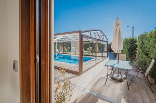 Adults Only Country House 'La Costana De Barbadillo' with Private Garden, Wi-Fi and Air Conditioning