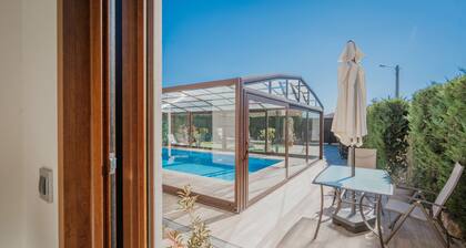 Casa rural 'La Costana De Barbadillo' solo para adultos con jardín privado y aire acondicionado