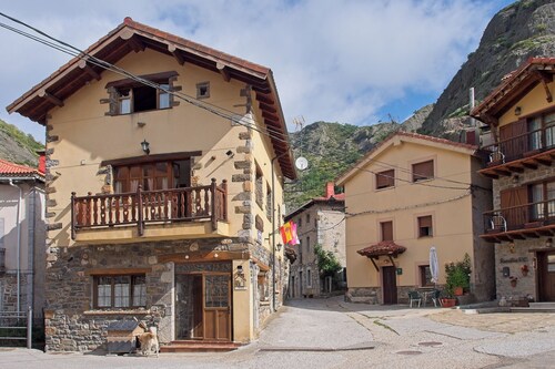Apartment 'Nido De Águila' with Mountain View and Wi-Fi