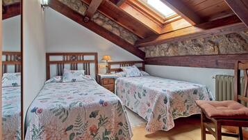 2 slaapkamers, een strijkplank/strijkijzer, gratis wifi, beddengoed