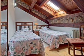 2 habitaciones, tabla de planchar con plancha y wifi gratis 