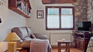 Een televisie, een dvd-speler en een stereo