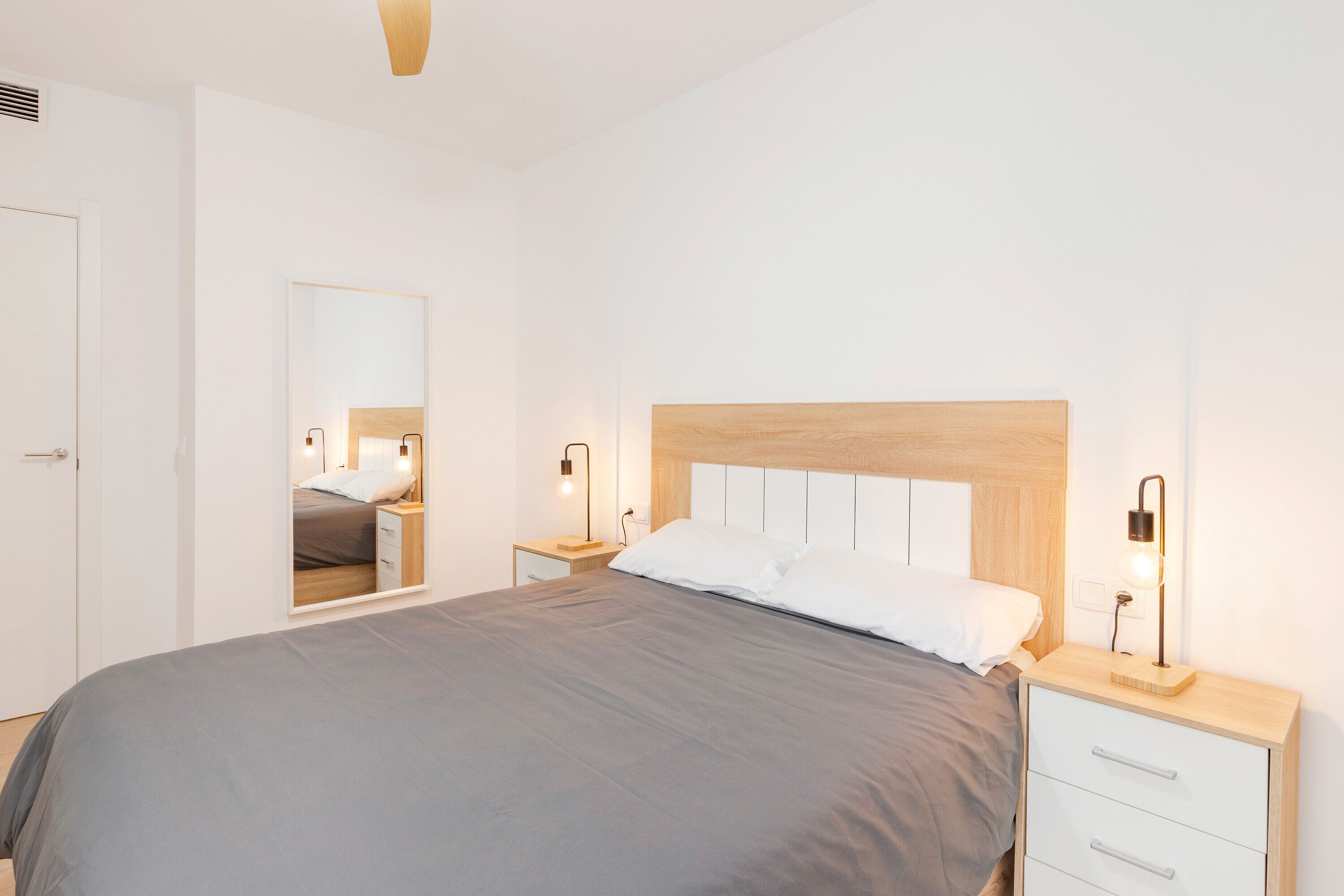 3 dormitorios, tabla de planchar con plancha, wifi gratis y ropa de cama