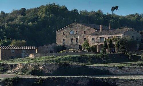 Maison de campagne "Les Corts De Biosca" avec vue sur les montagnes, piscine privée et Wi-Fi