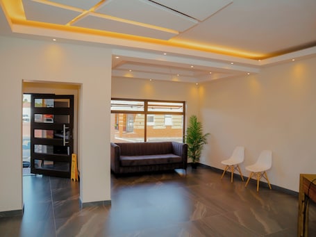 Interior. FAIRSTAY LODGE- SELF CATERING ACCOMMODATION IN PAROW CAPE TOWN