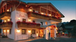 Exterior - Apartment 'Residence Priska Superior Studio' with Mountain View, Shared Garden and Wi-Fi (Ratschings)