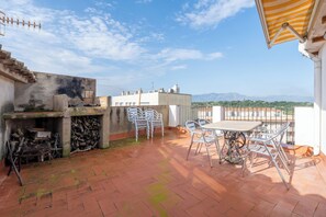 Outdoor dining - Country House 'Can Torres' with Private Terrace, Wi-Fi and Air Conditioning (Masdenverge)