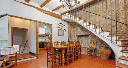 Country House 'Can Torres' with Private Terrace, Wi-Fi and Air Conditioning