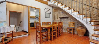 Country House 'Can Torres' with Private Terrace, Wi-Fi and Air Conditioning