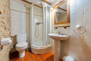 Shower, hair dryer, towels - Apartment 'Casa Elisa' with Private Terrace, Wi-Fi and Air Conditioning (Masdenverge)