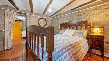 4 makuuhuonetta, ilmainen Wi-Fi, vuodevaatteet