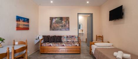 2 bedrooms, iron/ironing board, free WiFi, bed sheets