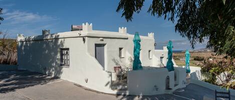 屋外ダイニングエリア